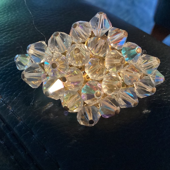 LAGUNA. BROOCH  VINTAGE CRYSTALS. MOMS COLLECTION - Picture 1 of 7